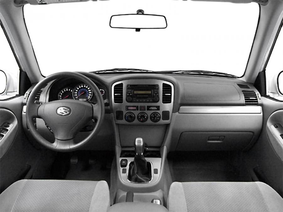  Suzuki Grand Vitara 2004 года  (фото 20 из 25)